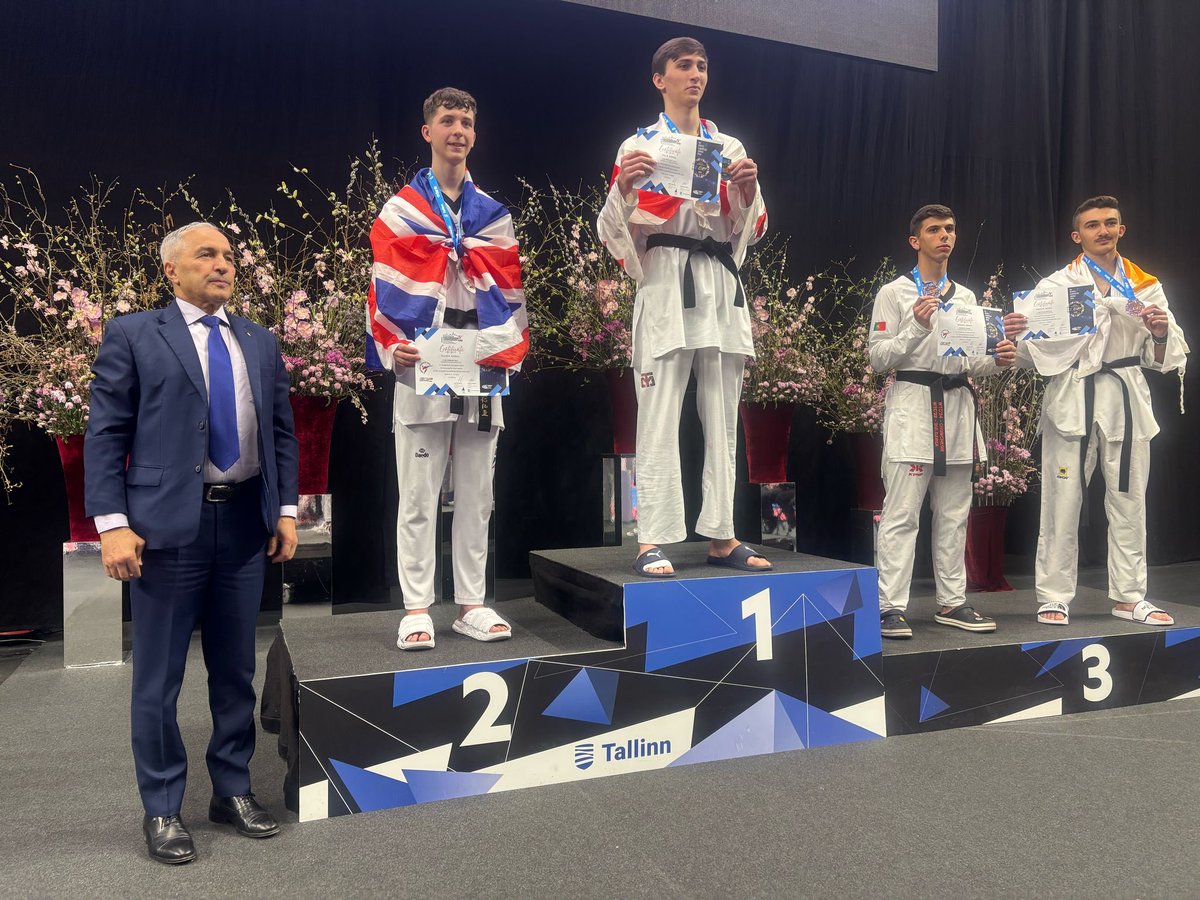 Lyndsey cartwright tweet media