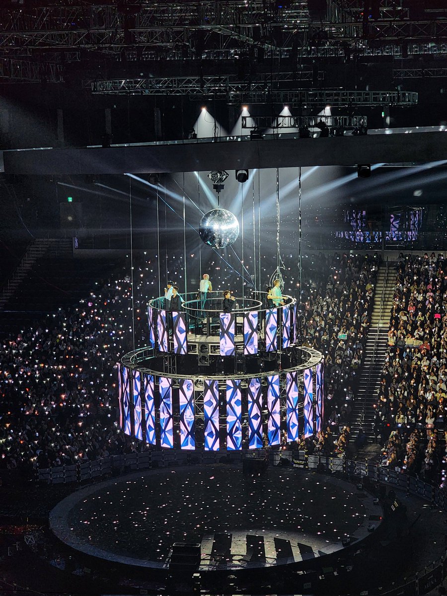 eamazzir's tweet photo. INFINITE, YOU ARE ETHEREAL!!!
#15TH_ANNIVERSARY_CONCERT
#LIMITED_EDITION_ENCORE
#INFINITE
#인피니트 https://t.co/2Ixh0l8n7J