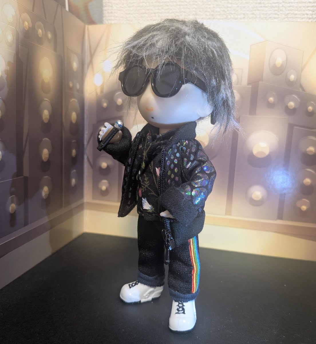 tarepanda0126's tweet photo. 【今日のしぃくん】
LaLa arena TOKYO-BAY day１
オープニング衣装完成っ✌
なりすましぃくん、、、何%？
#Bʼz #Bz
#稲葉浩志 
#KoshiInaba
#INABASALAS 
#NeverGoodbyeOnlyHello
#推しドール 
#しぃくん 
#Cʼsize
#AtelierCsize https://t.co/t7UyKTbDao