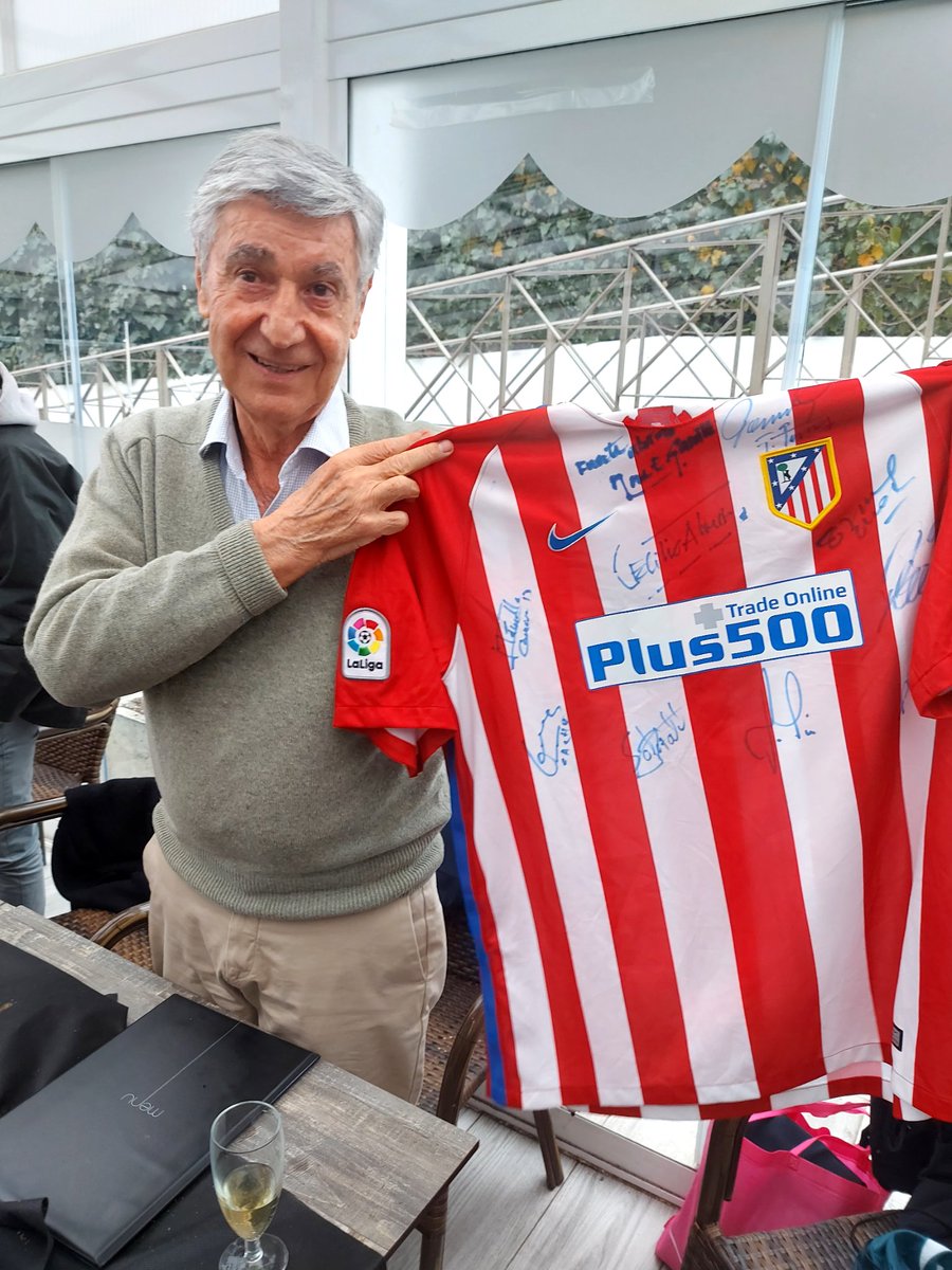 <a href="/Rodroy1Alberto/">Alberto Fernández</a> A las buenas personas, Alberto, se las ve tan sólo con mirarlas a los ojos.
Un enorme abrazo para tu hijo y para ti.
Aquí otro colchonero eterno.
Otro de los tuyos.