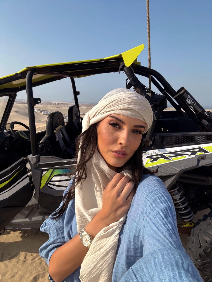 Katar'a tatile giden #MahassineMerabet'ten çöl safari pozları