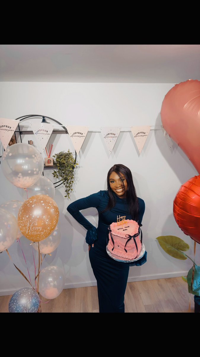 tosannicol's tweet photo. Birthday girl ✨🥳💕 https://t.co/20x5ZPq1iV