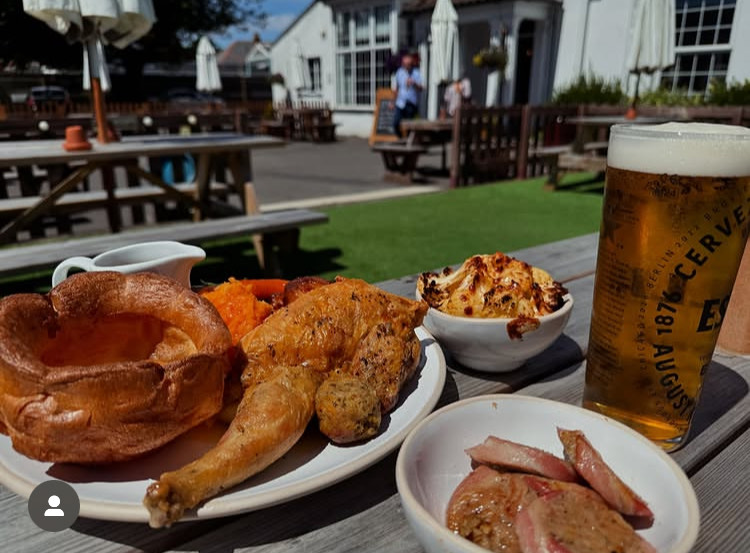 DUNSTANTEAM's tweet photo. Mouth watering Roast served all day tomorrow..

Are you in with us?

book now!! https://t.co/rFKlAiomXE
