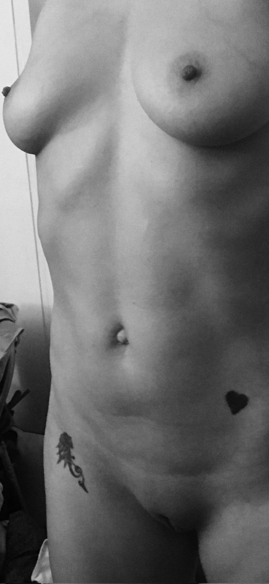 Yvimaus69's tweet photo. Auch wenn ich meine @Slavegirl35  sehr Liebe .Muss ich ihr doch manchmal zeigen wer hier das sagen hat . https://t.co/ch6itjswRv