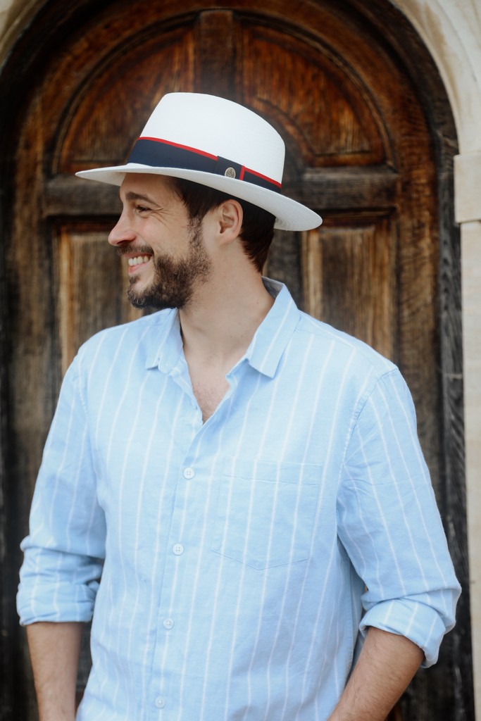 The Holkham Panama ☀️. ⁠
⁠
Handwoven in Ecuador from Ecuadorian Torquilla straw, perfect for sunny days. This Panama offers both style and a UPF50 protection from the sun. Also available in a plain black ribbon.

#hicksandbrown