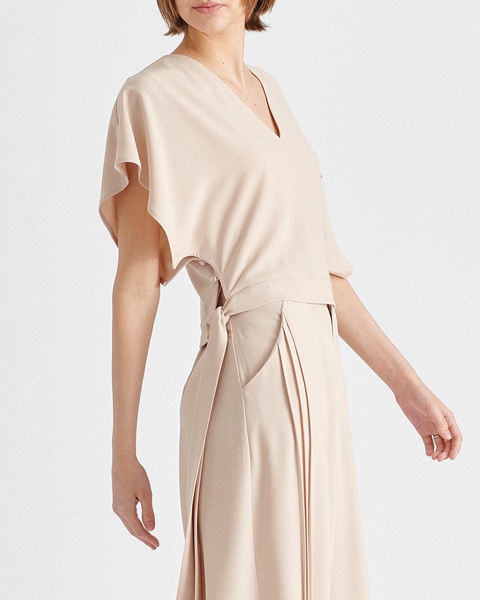 PaisieLondon's tweet image. In case you missed it – our new launch has landed! ☀️
We’ve released more lightweight, breathable pieces… it’s time to kiss the sun and dress for spring! 🌸💛

#springclothes #timelessfashion #springtop #holidaydresses