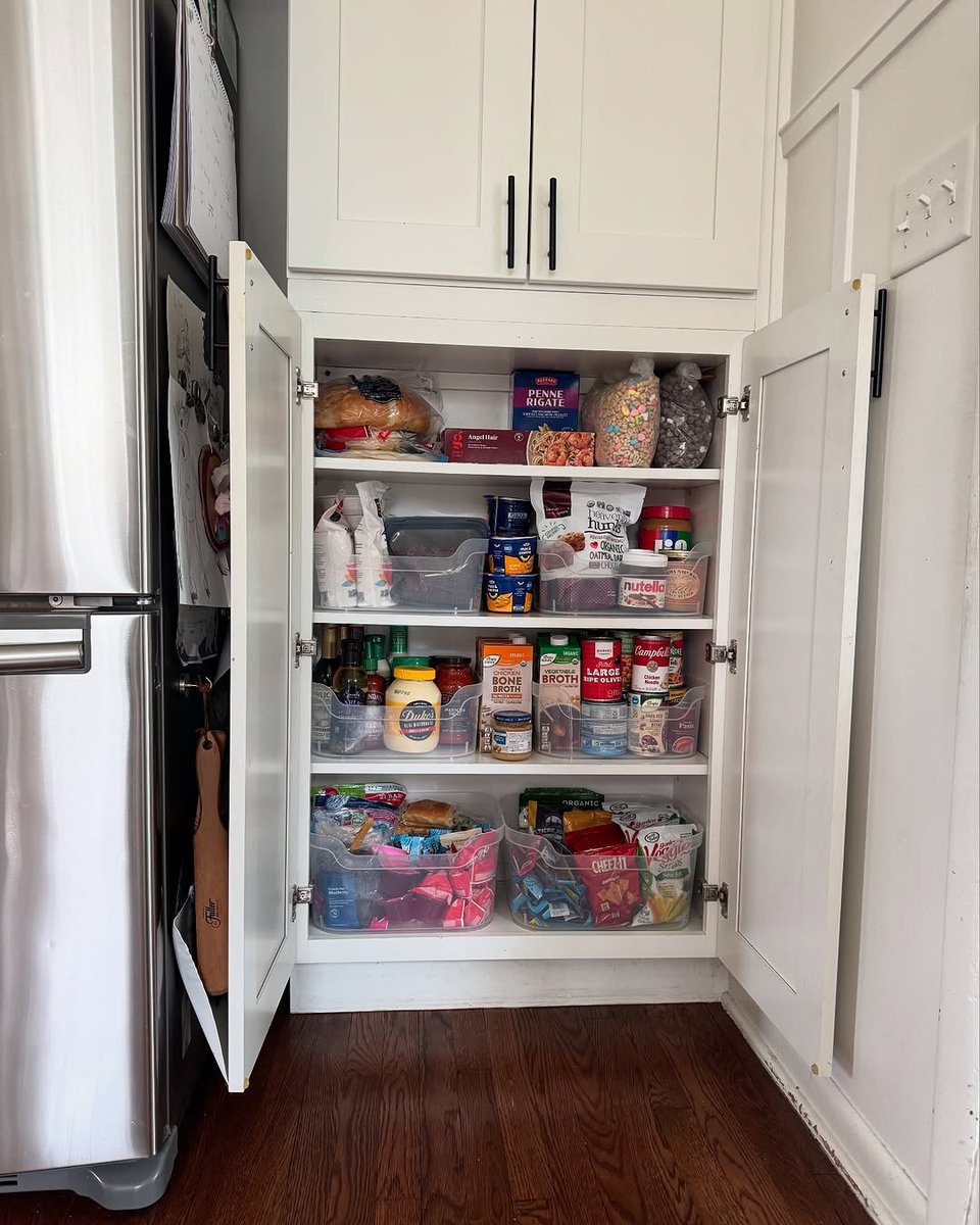 Sterilite_Corp's tweet image. Before &amp;amp; After!🌟🧹Our @walmart exclusive Medium and Large Open Bins are here to help you organize your pantry!  Their open-design is perfect for pantry organizing...and easy snacking!🍪 #PantryOrganization #Declutter #SnackSmart #OpenBins #Sterilite
