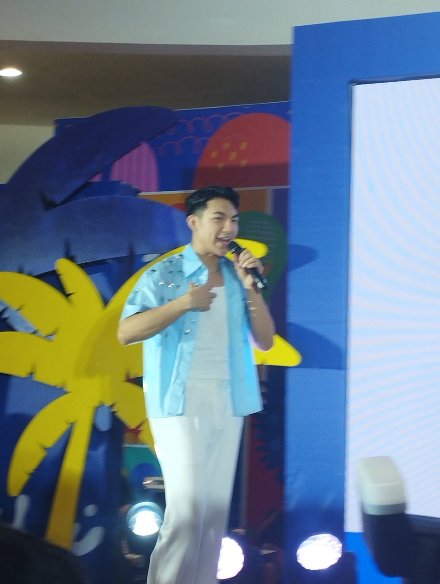 DarrenTrendsOfc's tweet photo. More charming and handsome Darren here at Chowking Halo-Halo Land ,SM City Pampanga!!

Supreme DARRENxHalohalo
#DARREN @Espanto2001
#SarapKaSummerNgChowking @chowking_ph https://t.co/VV5lw5Hykm