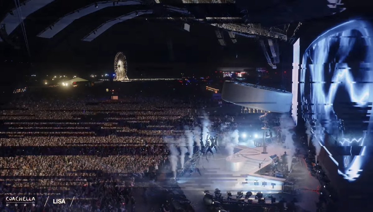 TheePopCore's tweet photo. LISA wrapped up her solo Coachella debut at the Sahara Tent, drawing one of the largest crowds of the festival’s opening weekend. https://t.co/ixTFelIXtJ