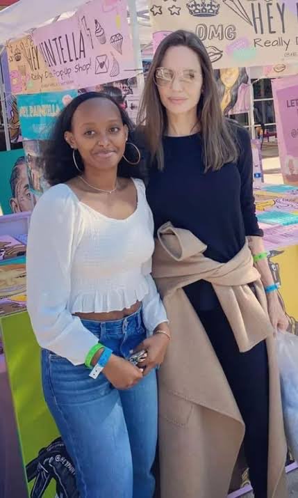 Resolveissues1's tweet image. Very excited to ⁦@AJolie548⁩ and one of her kids. Thank you for loving people and supporting them.
Also I immediately remember your Film called “Maleficent “.
God’s Blessings to you and yours.