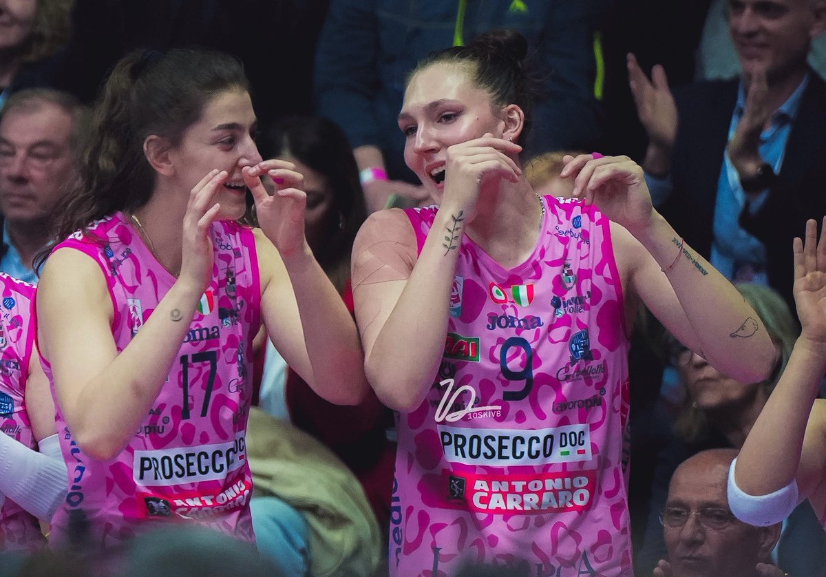 10skiVB's tweet image. prosecco doc imoco volley conegliano 2024/25 💖🏐 

📸250406 #martynalukasik #imoco
@ImocoVolley