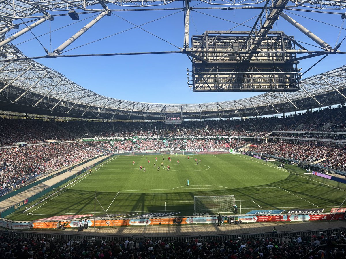 davegibster's tweet photo. 1st game of the weekend in Hanover ⁦@Pneawaydays⁩ https://t.co/ljHTLHptv8