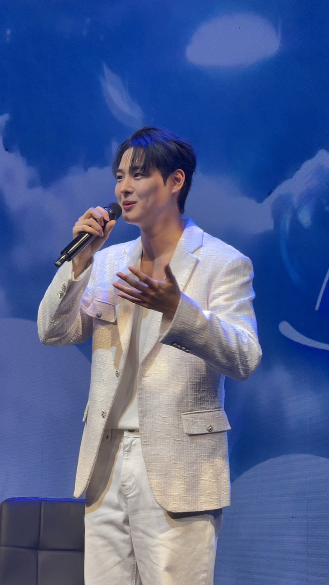only_ByungChan's tweet photo. 건강히 잘다녀왕..🥲💛 https://t.co/4TOWr9HEc1