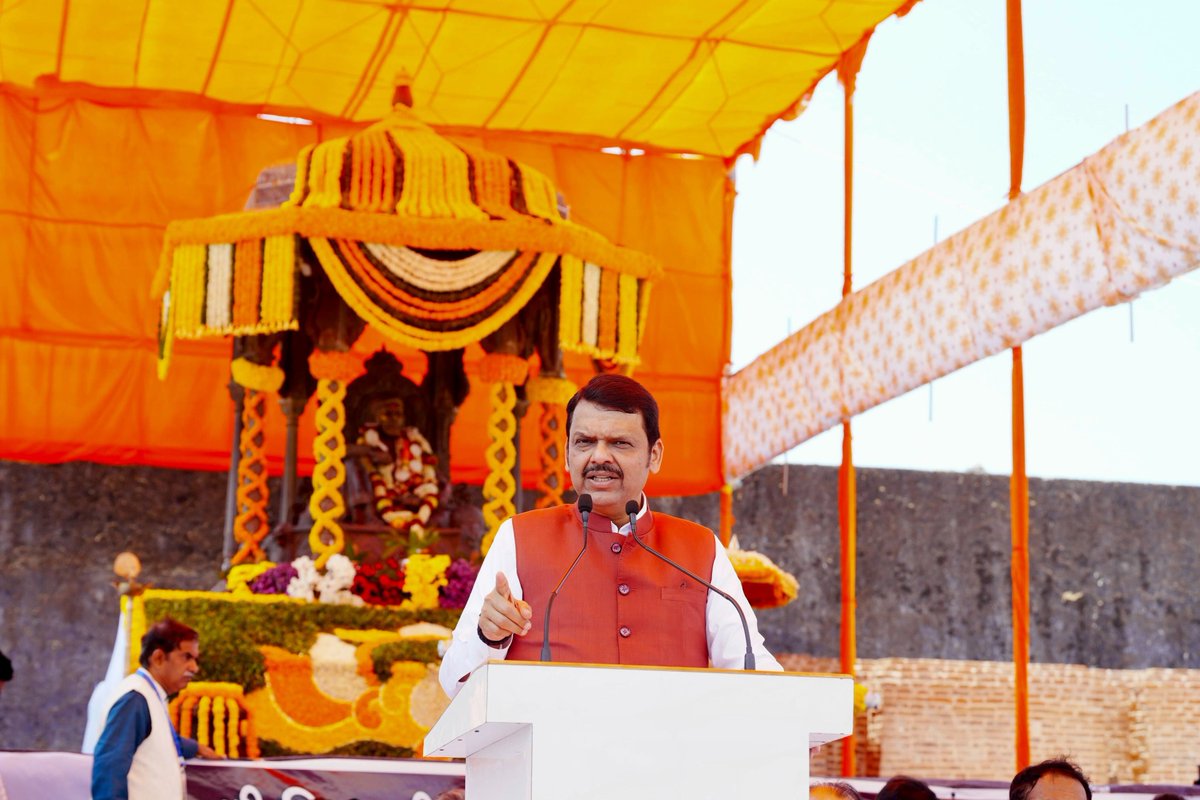 Devendra Fadnavis tweet media