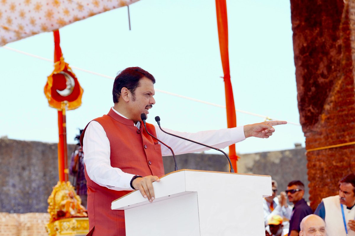 Devendra Fadnavis tweet media