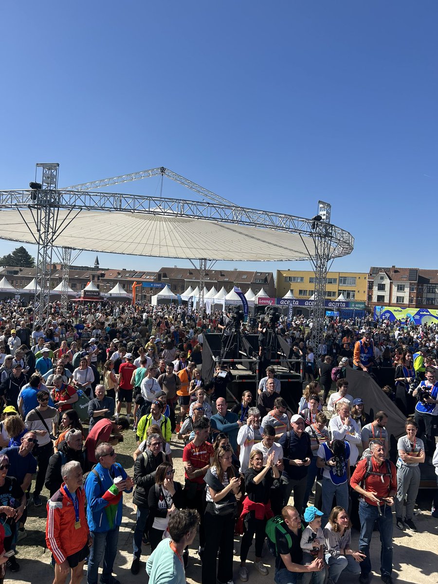 Ben Weyts (@benweyts) on Twitter photo Puike organisatie #EuropeanRunningChampionships <a href="/stadleuven/">Stad Leuven</a> <a href="/SportVlaanderen/">Sport Vlaanderen</a> <a href="/AnnickDeRidder/">Annick De Ridder</a> Pittig parcours 🏃♂️😅 maar 1u.39 kan er voor de halve marathon nog mee door. Puike organisatie #EuropeanRunningChampionships <a href="/stadleuven/">Stad Leuven</a> <a href="/SportVlaanderen/">Sport Vlaanderen</a> <a href="/AnnickDeRidder/">Annick De Ridder</a> Pittig parcours 🏃♂️😅 maar 1u.39 kan er voor de halve marathon nog mee door.
