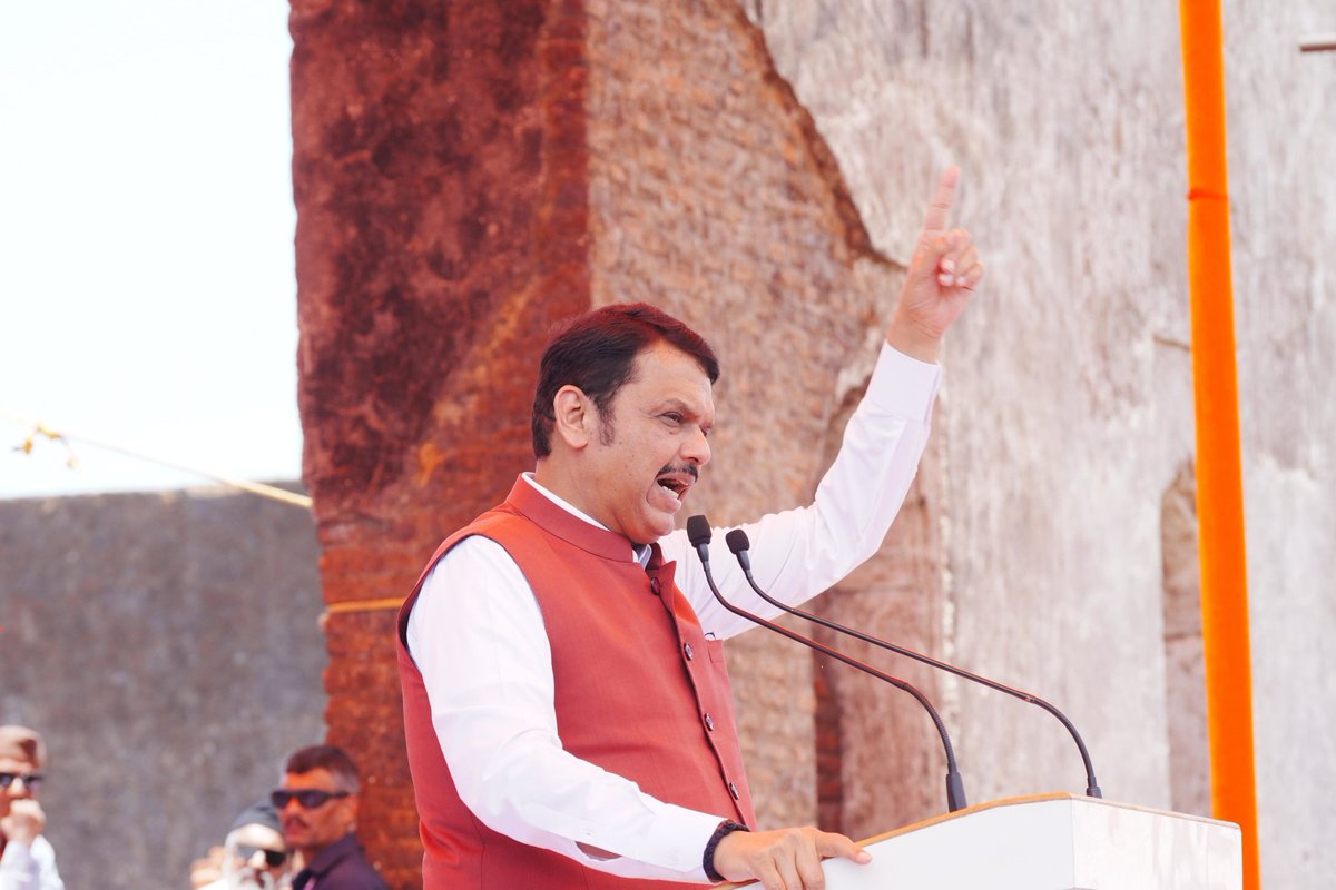 Devendra Fadnavis tweet media