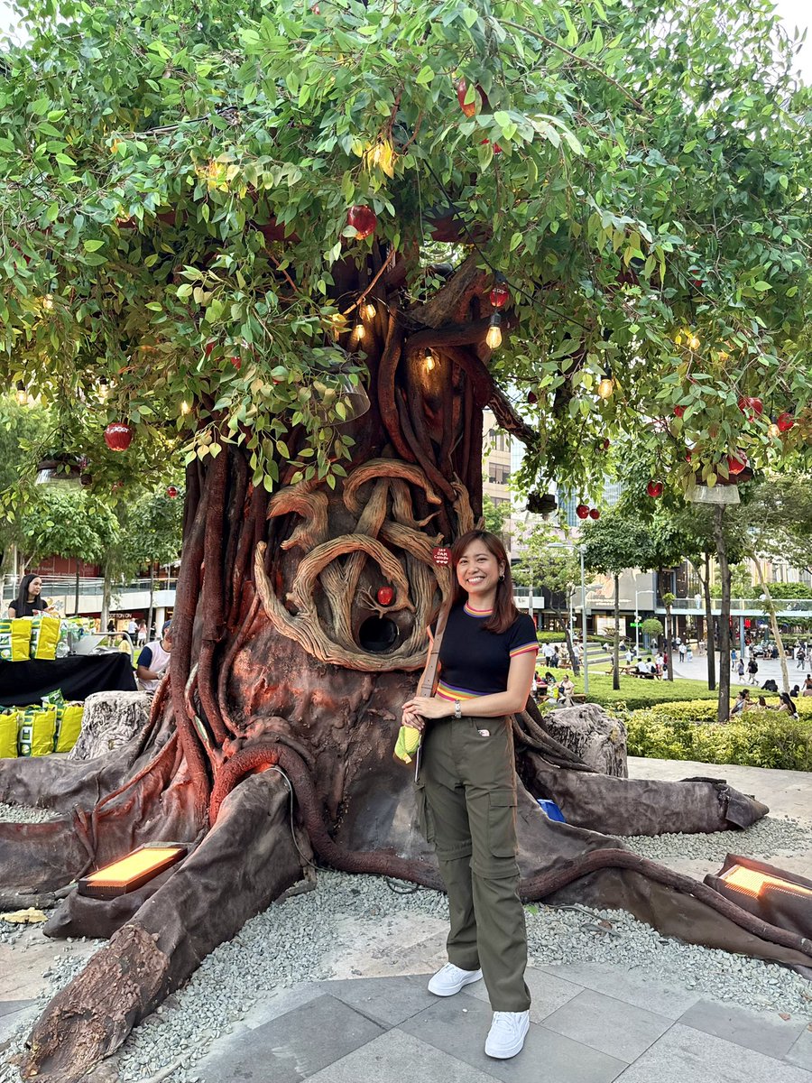brightsunkhdj's tweet photo. Day4 sa DAM Tree hahaha. Sasakses kaya ulit? ๐ฅน Nakapagpa-pic nadin ulit sa Justin letters eyy haha ๐ฝ๐
@SB19Official
#SB19 #DAMTreeinBGC #SimulaAtWakasEP https://t.co/vVIwzn7ZVN