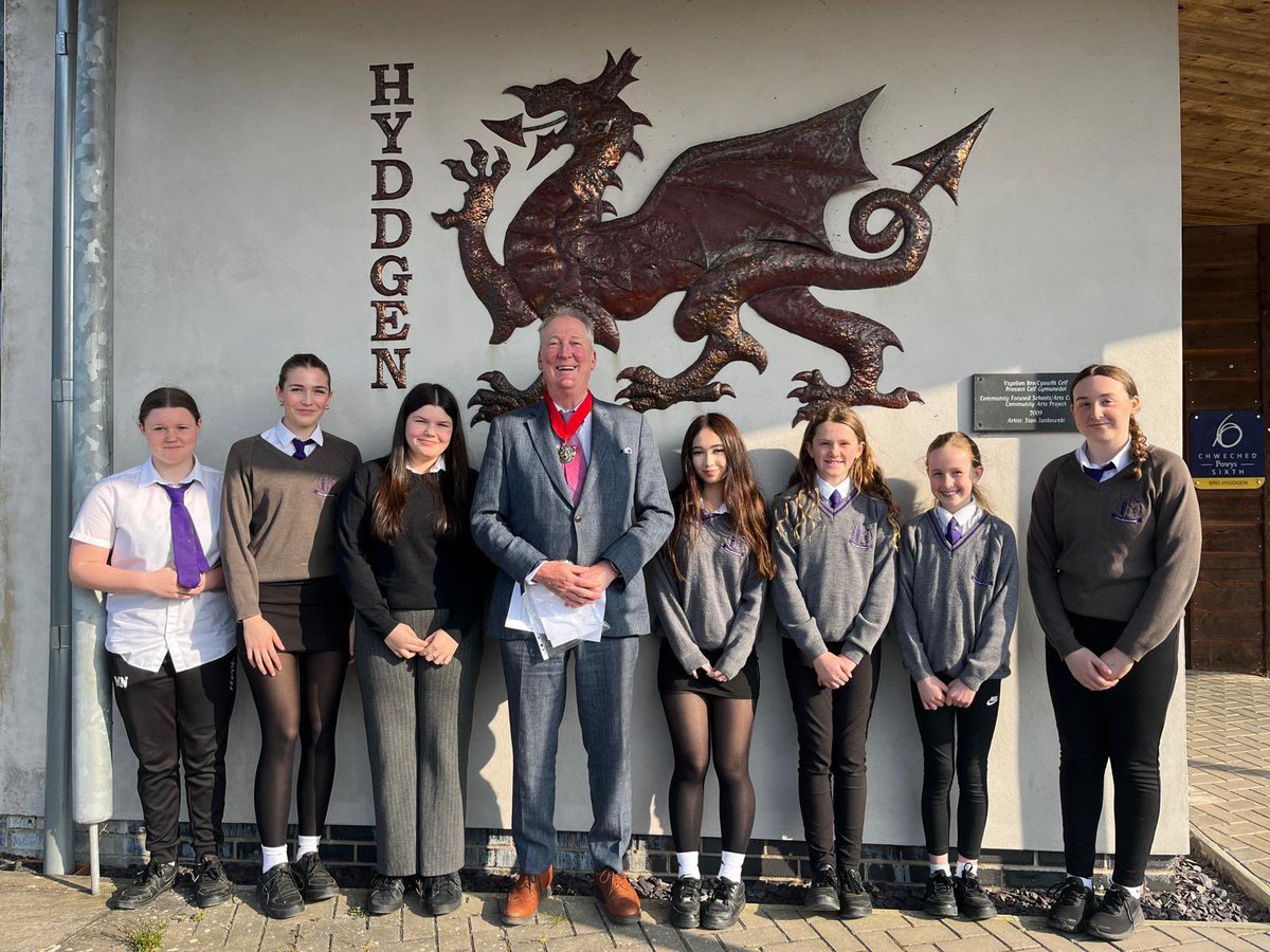 montsoc's tweet photo. We were delighted by the high standard of this year’s art entries. Thanks to all who competed and their teachers for encouraging them to participate. Many congrats to the prize winners @llanfyllin @brocaereinion @BroHyddgen. Llongyfarchiadau calonnog iawn i chi. https://t.co/njkA09Vuuu