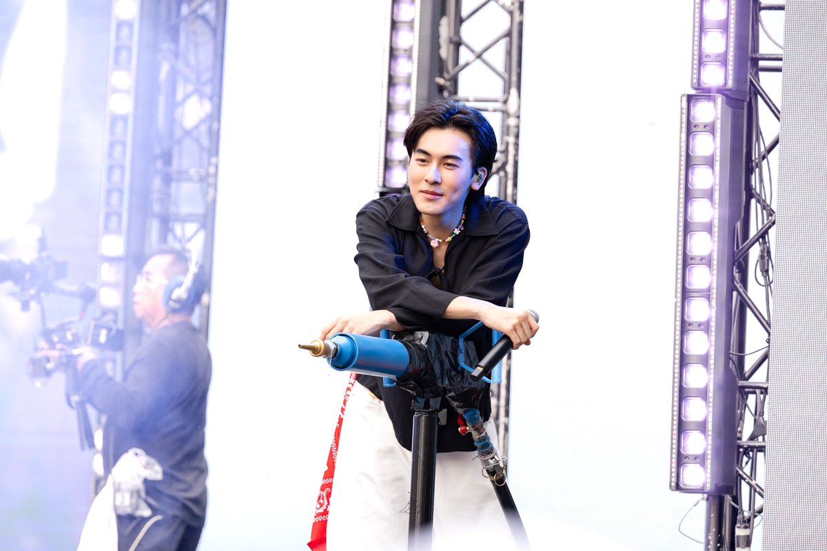 ppmd2p's tweet photo. มีเวลาคุยทั้งวันเลย แต่เดินห่างๆปืนฉีดน้ำหน่อย 😅
#ThairhythmxPROXIE
#ThaiRhythm2025
#PROXIEGorn 
#PROXIEth https://t.co/aj7YxhIK9u
