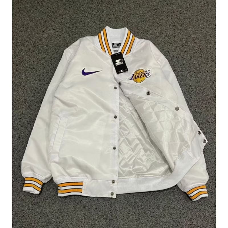 RioSinatraa's tweet photo. Cek Jaket Varsity Chicago - Jaket Varsity Unisex Tag + Label Terbaru Terlaris dengan harga Rp155.000. Dapatkan di Shopee sekarang! https://t.co/WK5t5y6XAd https://t.co/PImnklMbbv