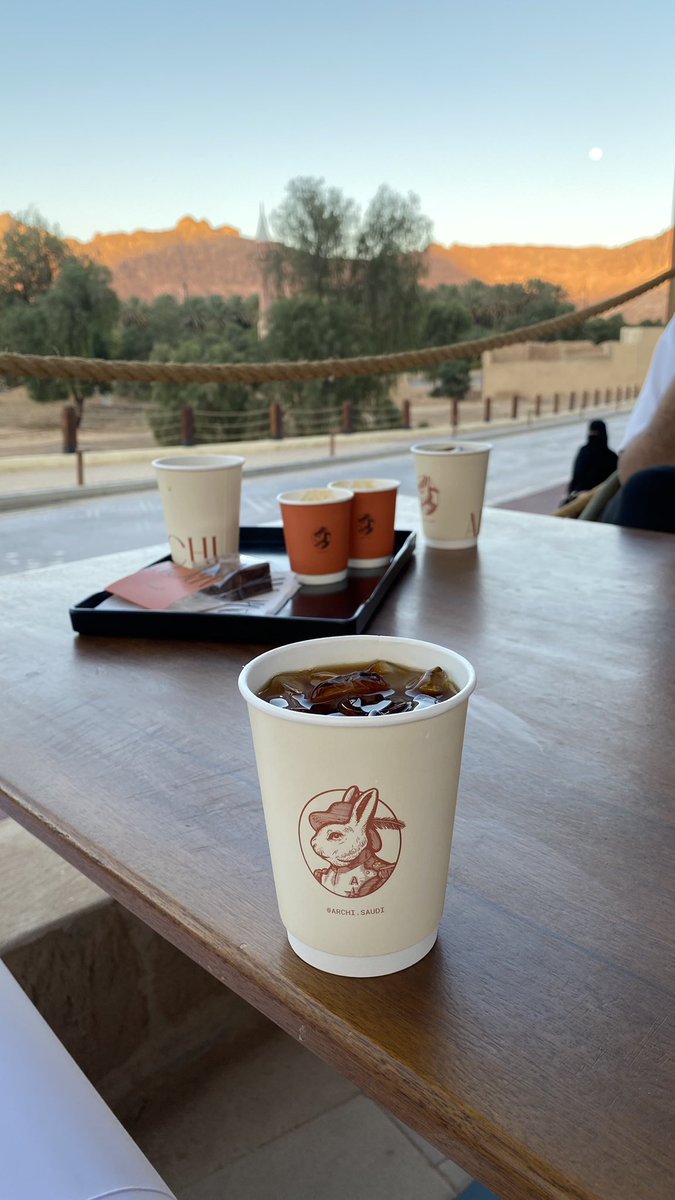 saltyaziz's tweet photo. اللي يطير من المحبه ..مايلام
عكاش طار من الغرام وهو جبل! https://t.co/9e6AfmkUbc