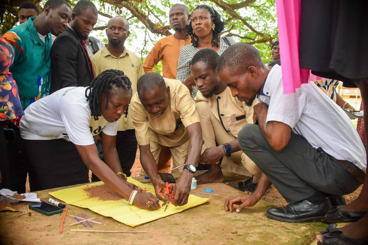 Day 2 kicked off with energy, laughter, and learning! Together with TY Danjuma Foundation, we’re proving that joyful teaching drives powerful impact.

#TeacherTraining #TeachForNigeria #TYDanjumaFoundation #QualityEducation #Oyo #TeachersMatter