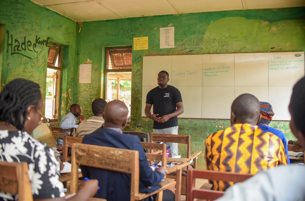 Teach4Nigeria's tweet photo. Day 2 kicked off with energy, laughter, and learning! Together with TY Danjuma Foundation, we’re proving that joyful teaching drives powerful impact.

#TeacherTraining #TeachForNigeria #TYDanjumaFoundation #QualityEducation #Oyo #TeachersMatter https://t.co/jmIQ2Af8sY