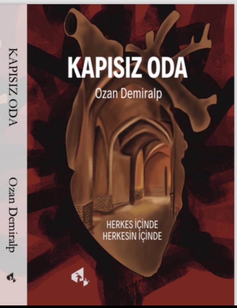 Ozan_Demiralp's tweet photo. “Kapısız Oda” @PapirusYay ile artık okuyucusuyla... 

“Herkes kapısız odadaydı, kapısız oda herkesin içindeydi de her insan bir kez de olsa bir tebliğ alırdı muhakkak mektupla. Zarfın dışı ile uğraşırdı çok kişi yaşamı boyunca. Çok azı mazrufa ulaşırdı. Kimisi basıp geçerdi zarfın üzerine kimisi de ömrünü mektup uğruna yaşardı…”