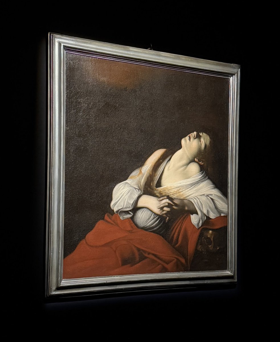 ParomaMukherjee's tweet photo. Caravaggio’s ‘Mary Magdalen in Ecstasy,’ painted over four hundred years ago, now on display in a quiet, dark room in #Delhi for only two visitors at a time. Moves to the KNMA (Saket) for a month starting April 18.
#FirstTimeinIndia #Caravaggio #baroque #ItalianCulturalCentre https://t.co/sN3FxfI00M