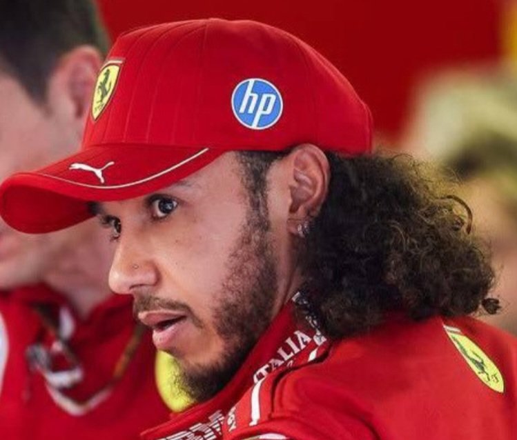 modebrabo's tweet photo. Ali B in Bahrein gesignaleerd #F1 #BahreinGP https://t.co/HV2r34OWj9