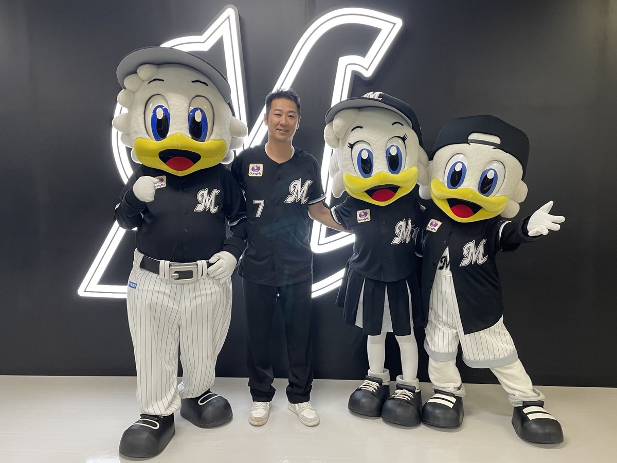 マーです、 昨日はマリーンズOBの今江敏晃さん、今日は西岡剛さんが