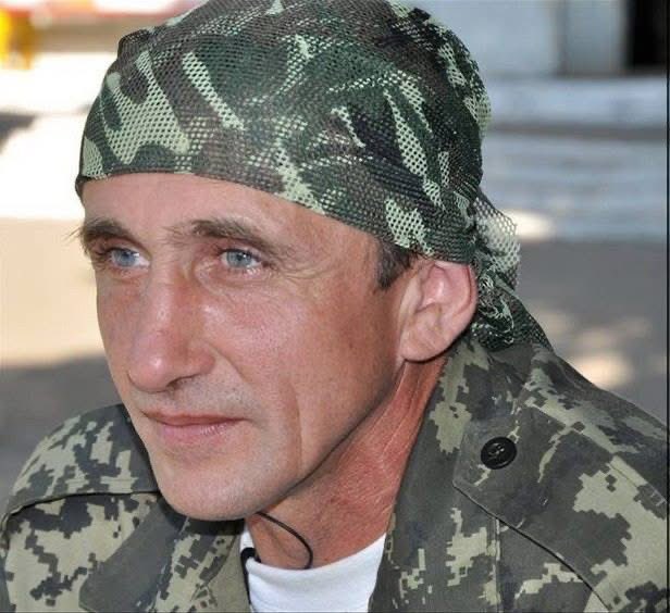 praviy_sector's tweet photo. Сьогодні, 12 квітня, мав би святкувати своє 55-річчя Андрій Широков, боєць Добровольчого Українського Корпусу ��Правий сектор”, побратим із позивним “Сім’янин”. Але його життя обірвала війна — 18 грудня 2016 року.

Пам’ятаємо. Борг перед нашими полеглими Героями — борг честі. https://t.co/kEtqnxzkmR