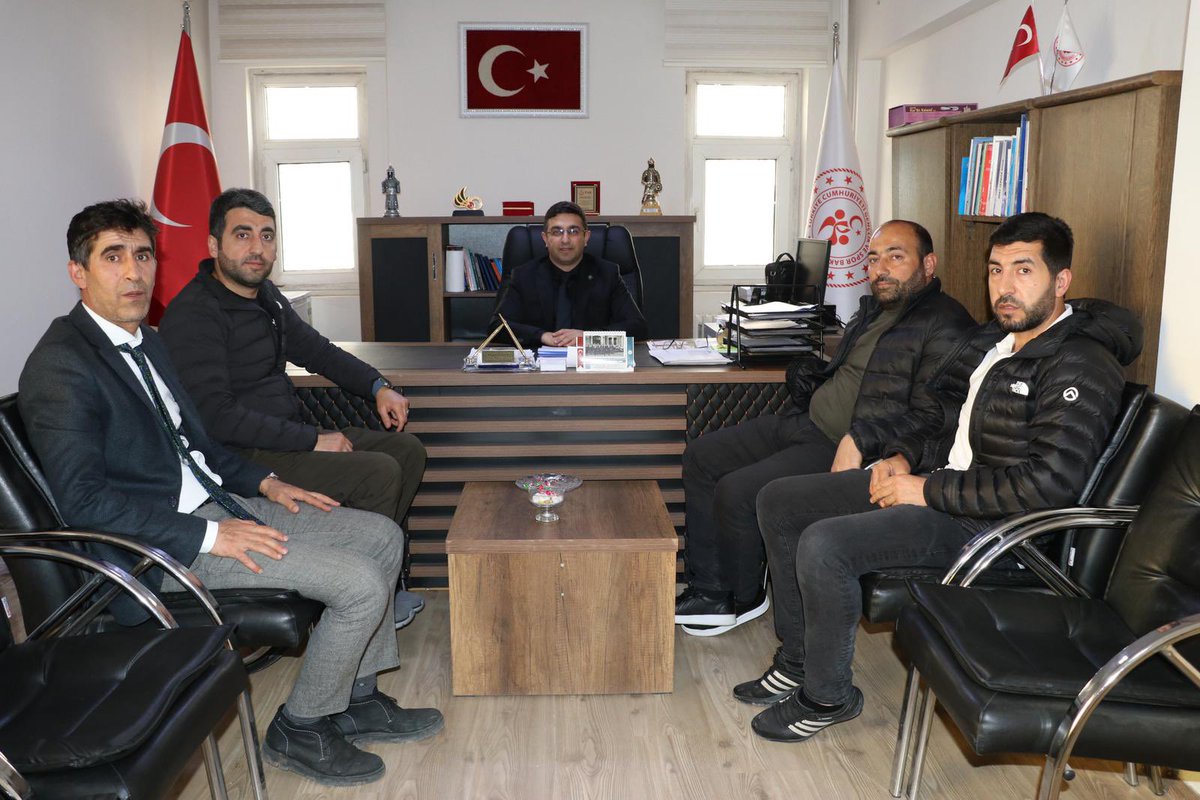 📍Muş Gençlik ve Spor İl Müdürlüğü 

Para Okçuluk Milli Sporcumuz ve Güneydoğu Gazisi Muşlu hemşehrimiz Yavuz Papağan,İl Müdürümüz Mehmet Arif Taşdemir'i ziyaret etti.
Ziyarette;Sporcumuz,milli sporcu olarak elde ettiği başarıları ve gelecek hedeflerini İl Müdürümüz ile paylaştı.