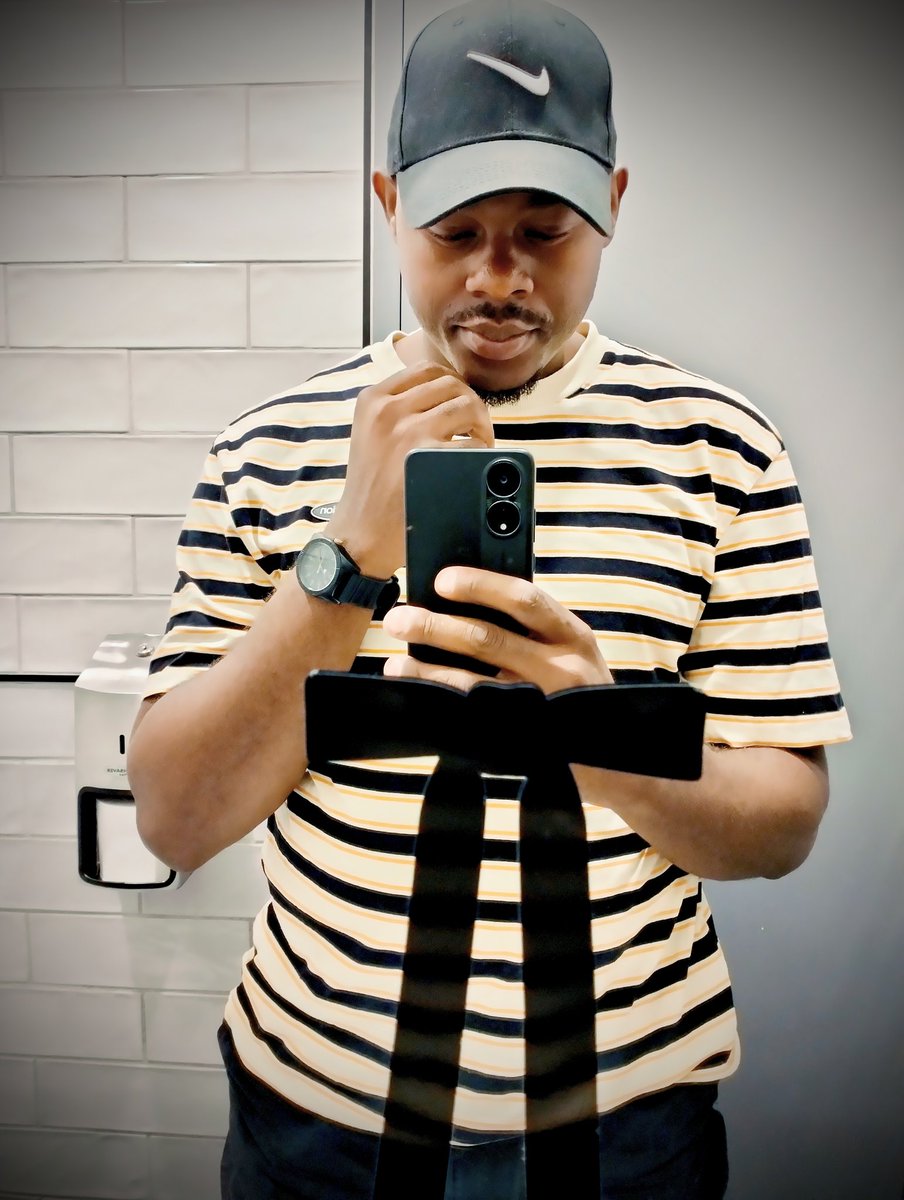 TheRealMncediC's tweet photo. @___Mthembu https://t.co/8FSMk58J7p