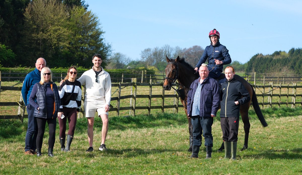 Kim Bailey & Mat Nicholls Racing (@kimbaileyracing) on Twitter photo What a great way to start your weekend. A morning on the gallops as booked through <a href="/Course_Distance/">cdstabletours</a> What a great way to start your weekend. A morning on the gallops as booked through <a href="/Course_Distance/">cdstabletours</a>