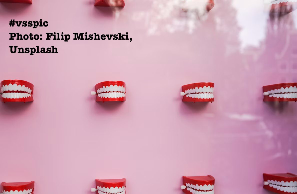 nreillyjohnson's tweet photo. I smile. The dentist steps back, admiring his work.
“Perfect,” he says. “May I add you to my gallery?”
I assume he’s getting his camera, but instead he grabs a knife. “Dentistry is art,” he says.
My #nightmare begins when I realise those teeth on display are real. #vss365 #vsspic https://t.co/yZ84LGm7nM