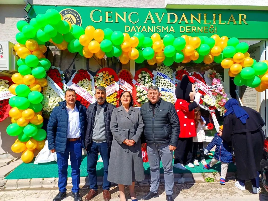 jalenursullu's tweet photo. Genç Avdanlılar Dayanışma Derneği’nin açılışını gerçekleştirdik.
Dernek Başkanımız Hakan Özdemir ve Yönetim Kurulunu yürekten kutluyor; derneğimizin şehrimize hayırlı uğurlu olmasını diliyorum.
#avdan https://t.co/3BWssmjQI0