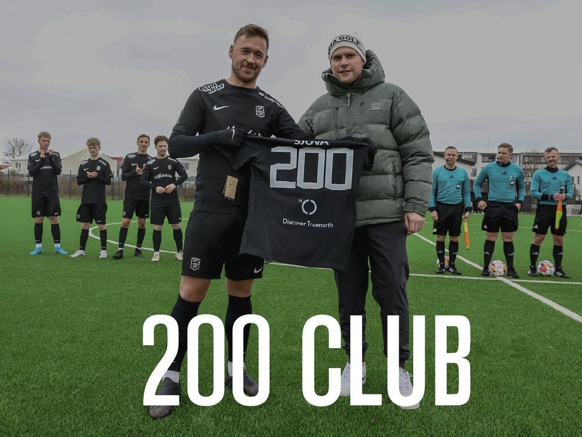 Einar Már Þórisson (🐐) hefur náð þeim merka áfanga að spila 200 leiki fyrir KV sem enginn annar í sögu félagsins hefur afrekað.

Fyrir leikinn gegn Fylki var geitin heiðruð með sérstakri treyju og þökkum fyrir framlag hans til félagsins. 

#KVnation