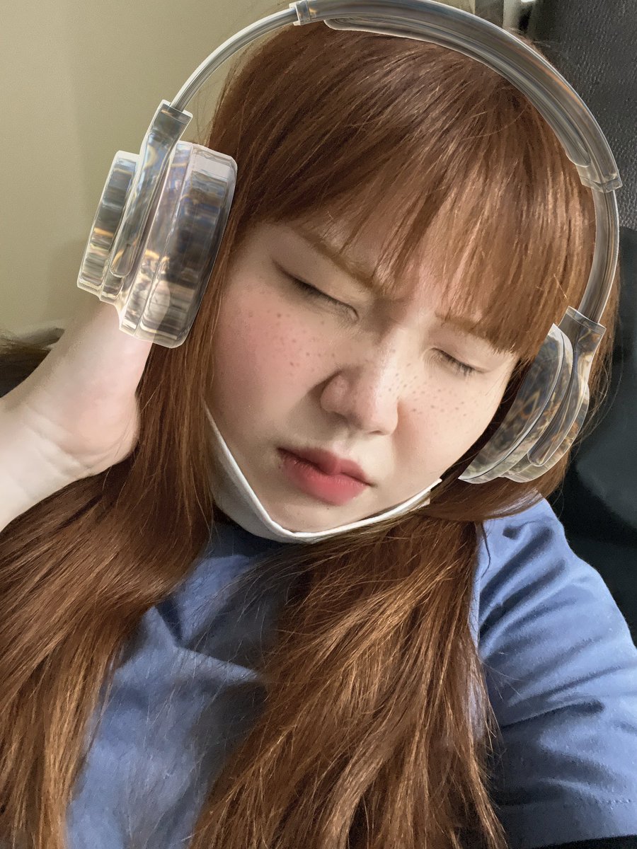 frisemoment's tweet photo. 🎧황금같은 주말 https://t.co/D53uNozHEb