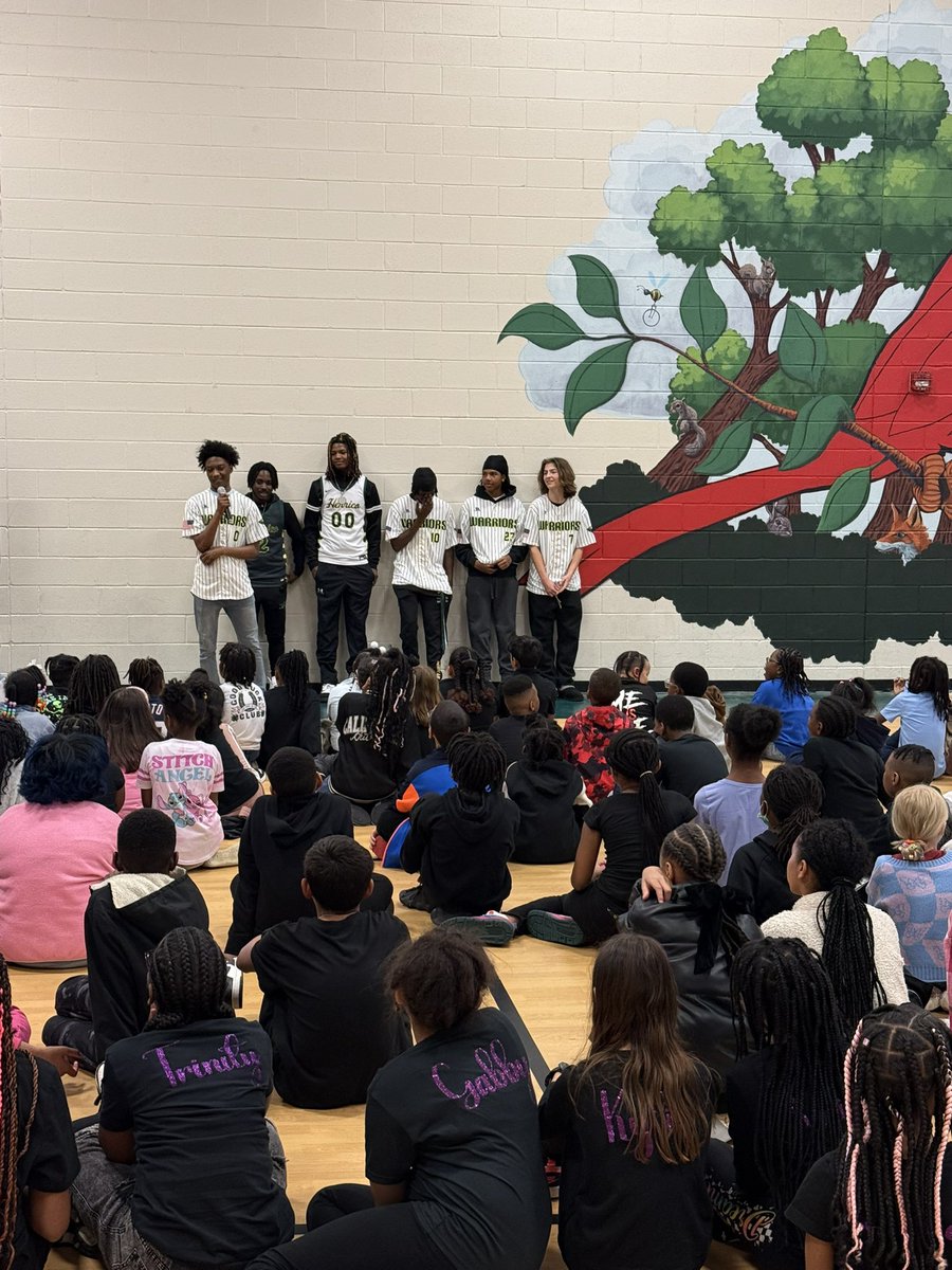FairOaksHCPS's tweet image. Our SOL Pep Rally was 🔥🔥🔥! Our Cardinals are ready to do their best next week! A big shout out to the Henrico High School Cheerleaders and Baseball team for performing and speaking to our students. #weready #theynotlikeus #GrowingGreatness