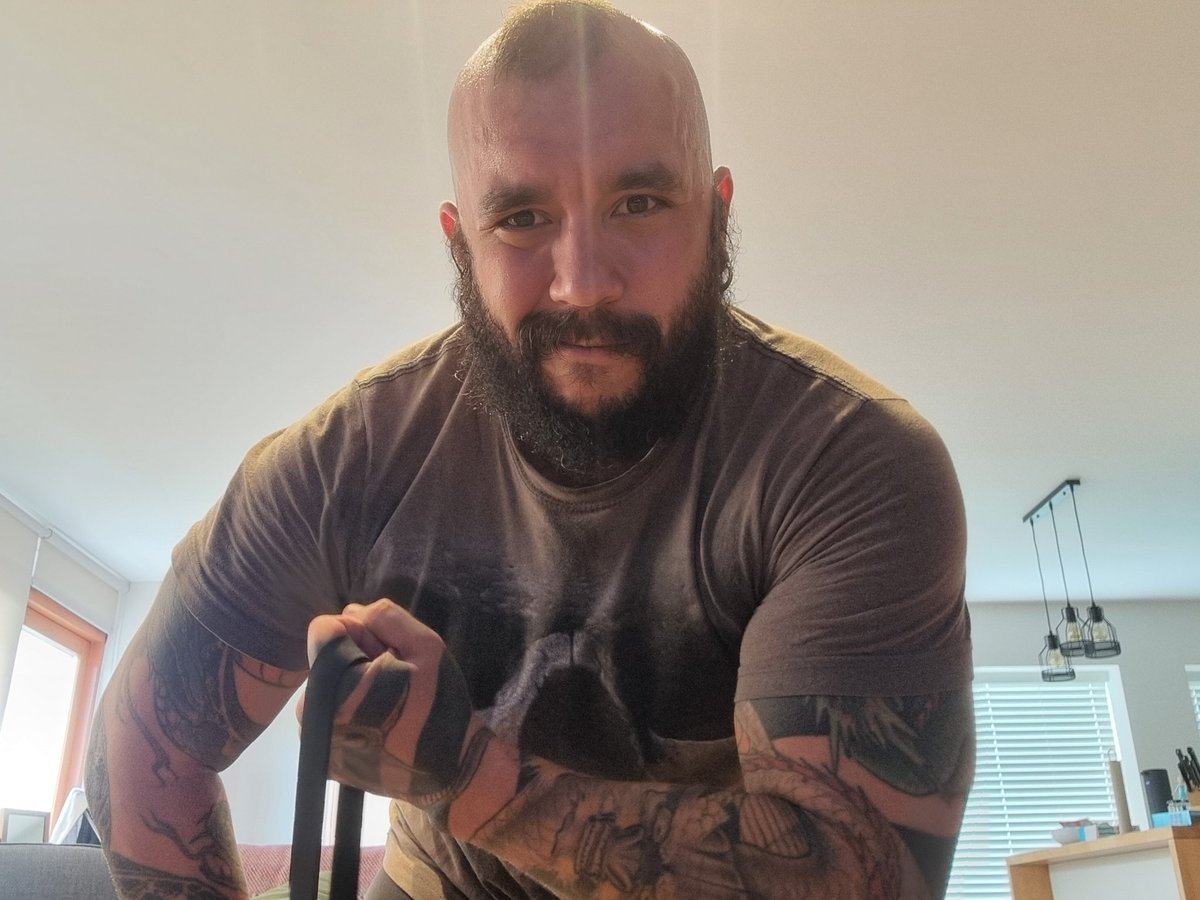 Sicratilassi's tweet photo. #Bears #gaybear #musclebear https://t.co/qZIw1DlkAo