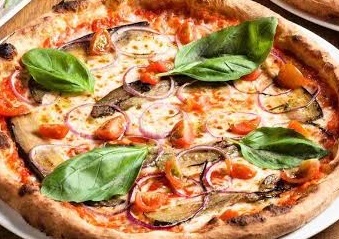 PoolAhmad's tweet photo. Voor de prijs van 2 pizza’s https://t.co/WMIWah4ufv