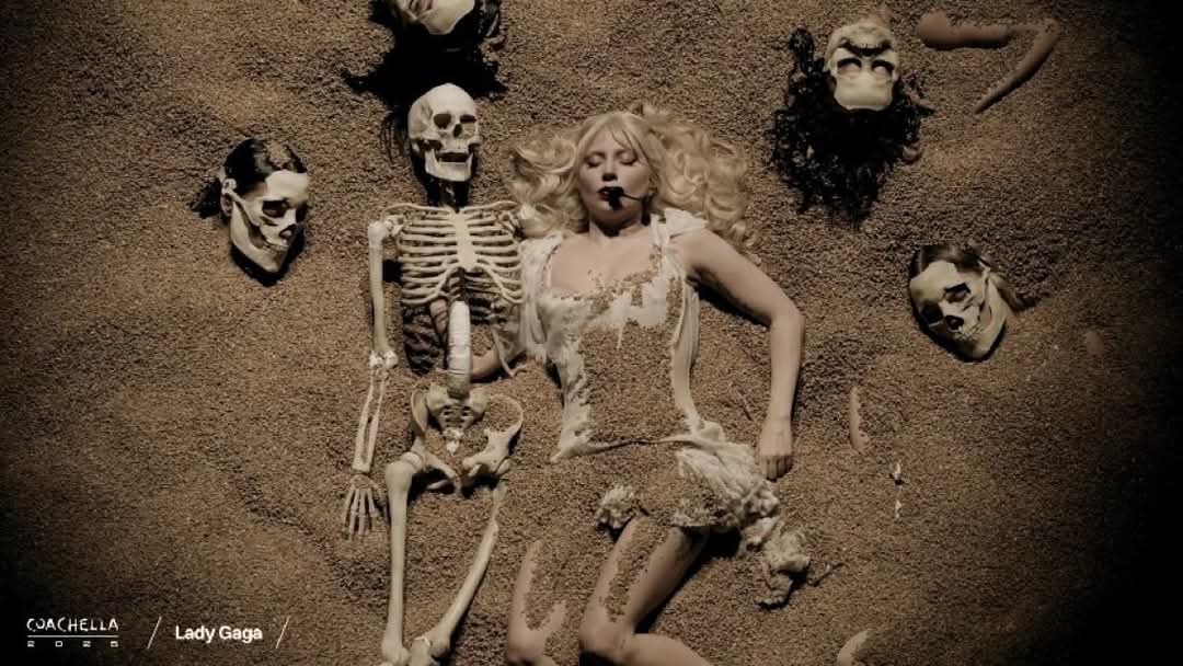 MundoTv8's tweet photo. Lady Gaga demostró en Coachella que es la máxima artista pop de esta década, nos dio un show de calidad.
#LADYGAGA https://t.co/9TRMVeTOZy