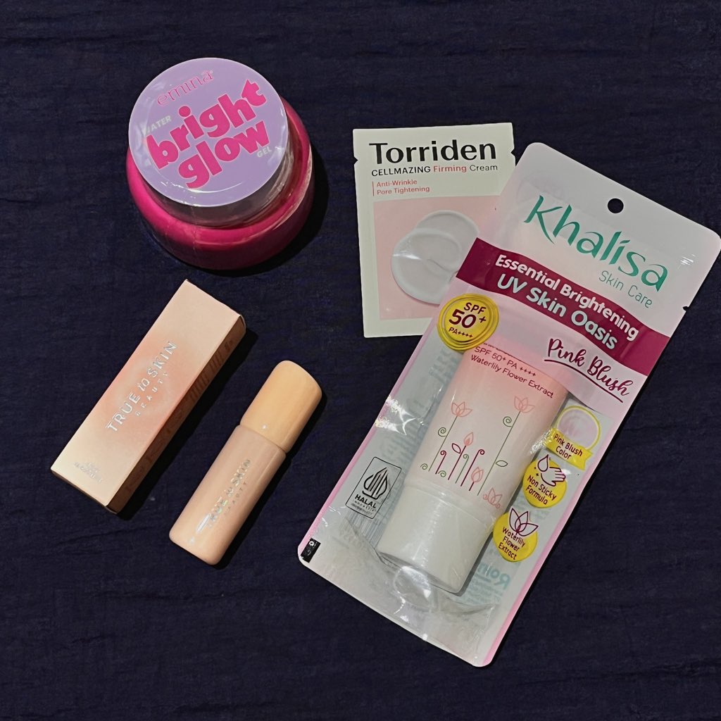 GIVEAWAY skincare &amp; lippies pinky2, anyone?💞

follow <a href="/sweetysiren/">Annisa🧜🏻‍♀️</a> + RT tweet ini + reply "happy anniv"

pemenang diumumin tgl 16 April yah, good luck!

#giveaway #giveawayindo #zonauang #zonajajan