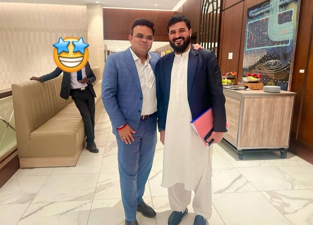 Mirwais Aman (@mirwaisaman1) on Twitter photo د افغــان په ننــګ مـې وتـړله توره
ننګیالی د زمانې خوشال خټک یم
د افغان کرکټ بورډ اجرايه رییس په خپل افغاني لباس کې د کرکټ نړیوالې شورا له مشر جي شاه سره.
💟
<a href="/NaseebAFGcric/">Naseeb Khan</a> د افغــان په ننــګ مـې وتـړله توره
ننګیالی د زمانې خوشال خټک یم
د افغان کرکټ بورډ اجرايه رییس په خپل افغاني لباس کې د کرکټ نړیوالې شورا له مشر جي شاه سره.
💟
<a href="/NaseebAFGcric/">Naseeb Khan</a>