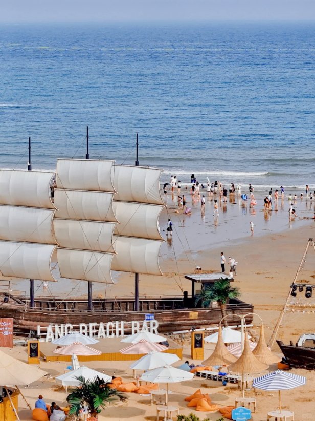 AbelJohnstoni's tweet image. Beer festivals, German architecture &amp;amp; golden beaches. Even with tariffs, #Qingdao offers coastal charm without the 5-star price tag. 🏖️ #BrewsAndViews #travel #tariff