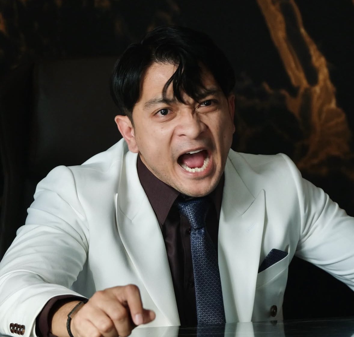 itskaytobeyou's tweet photo. Shukri Yahaya is getting his due with #BloodBrothers . He was absolutely outstanding and shines well in every scene. The way he flipped the knife was stunning tho. 🔥🔥✨✨ https://t.co/NW9ZKv5Xxw