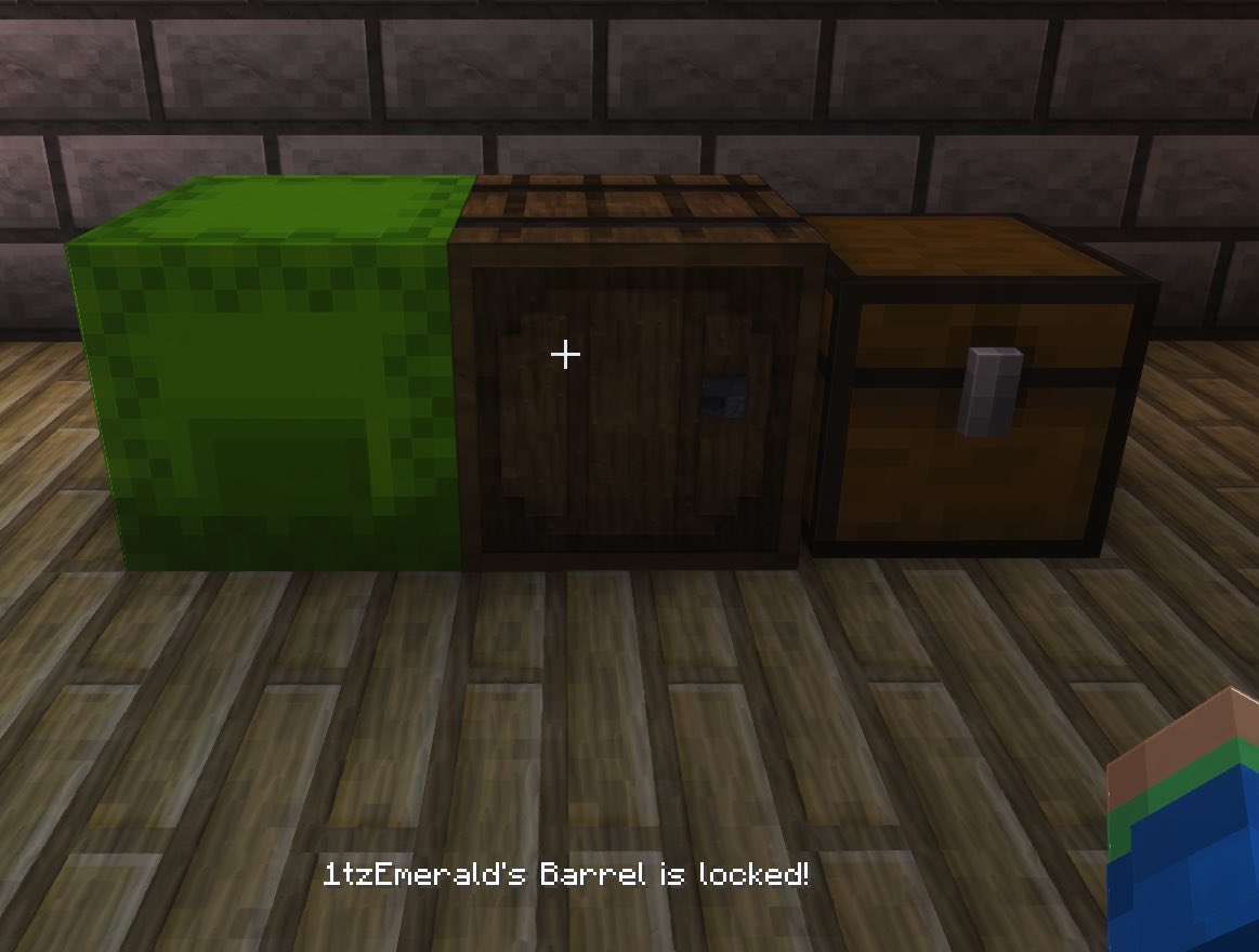 🔒 /lock — /unlock

The locksmith has arrived, you can now lock containers away and keep the items safe regardless of the claim!