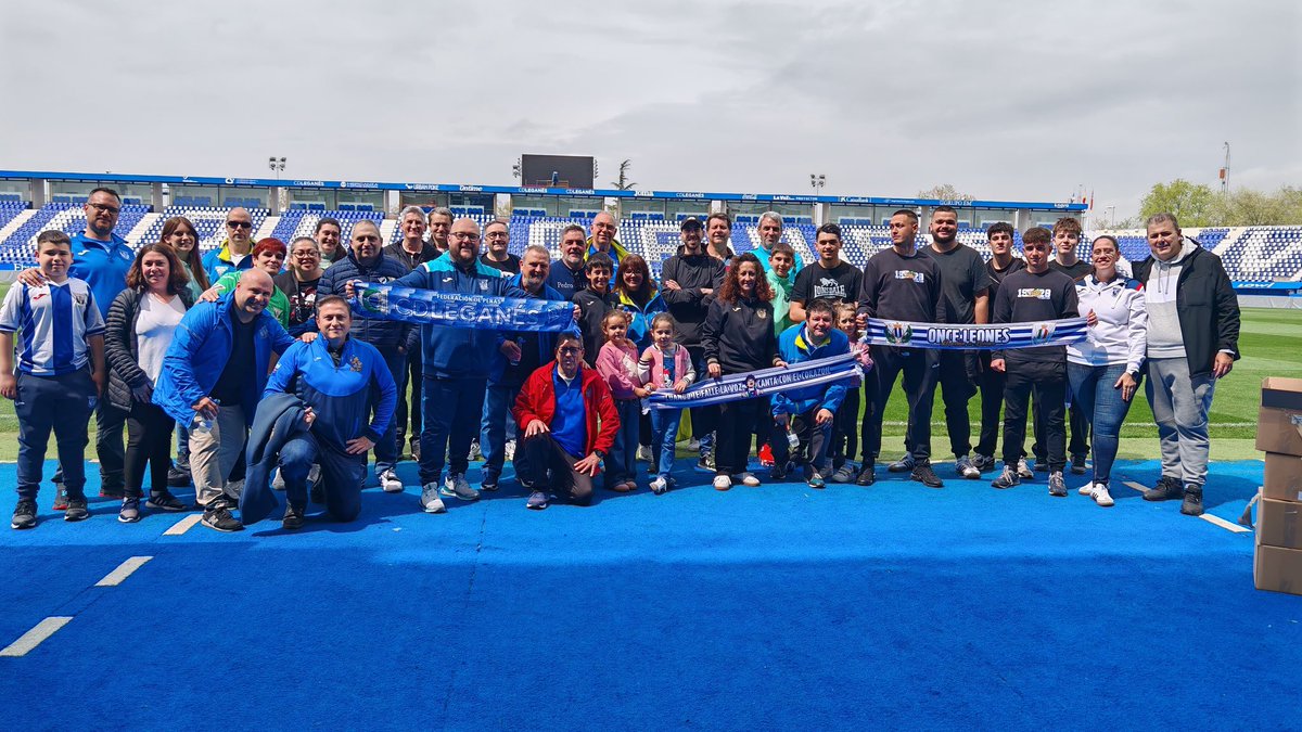CDLeganes's tweet photo. 🔵⚪️Aficionados, peñistas, miembros de @FPLeganes y @OnceLeonesLega ¡GRACIAS! 🙌🏻🙌🏻

Mosaico 360 en Butarque listo para esta noche.💪🏼🥒 https://t.co/EqFuN5KL4U